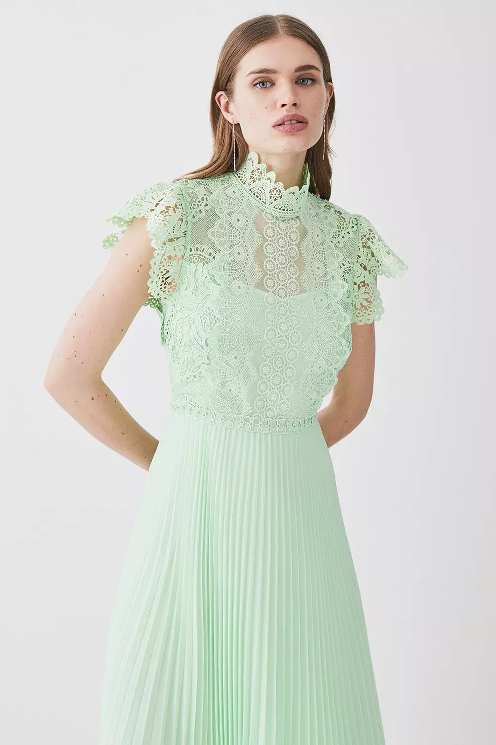 Chi chi london lace top midi best sale dress with pleated skirt